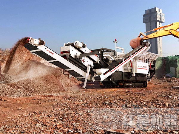 履帶式建筑垃圾粉碎機生產現場