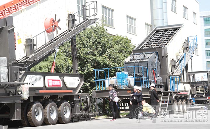 客戶來廠考察建筑垃圾破碎機